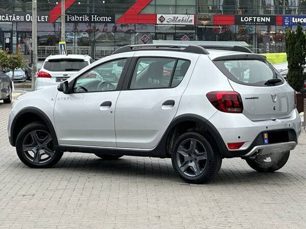 2018 Dacia Sandero — Miniatură 4