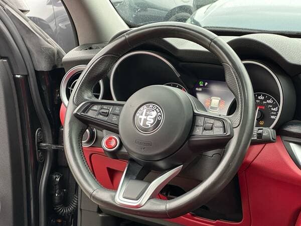 Alfa Romeo Stelvio 2021 — Миниатюра 10