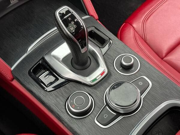 Alfa Romeo Stelvio 2021 — Миниатюра 14