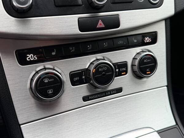 2012 Volkswagen Passat — Miniatură 12
