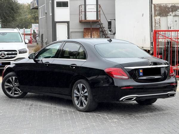 2016 Mercedes E 200 — Miniatură 4