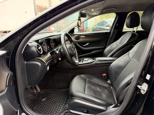 2016 Mercedes E 200 — Miniatură 5