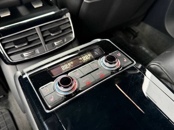 2016 Audi A8 — Miniatură 22