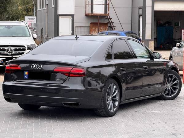 2016 Audi A8 — Miniatură 3