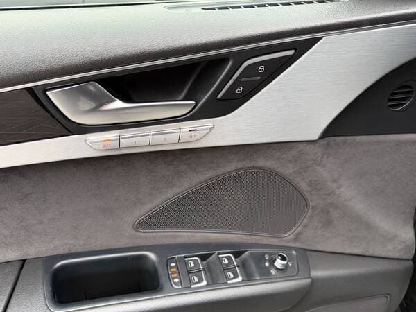 2016 Audi A8 — Miniatură 19