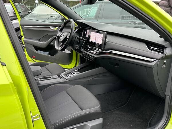 2023 Skoda Octavia — Miniatură 8