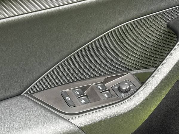 2023 Skoda Octavia — Miniatură 17