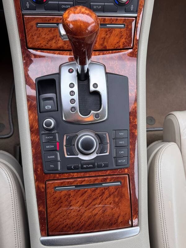 2008 Audi A8 — Miniatură 15