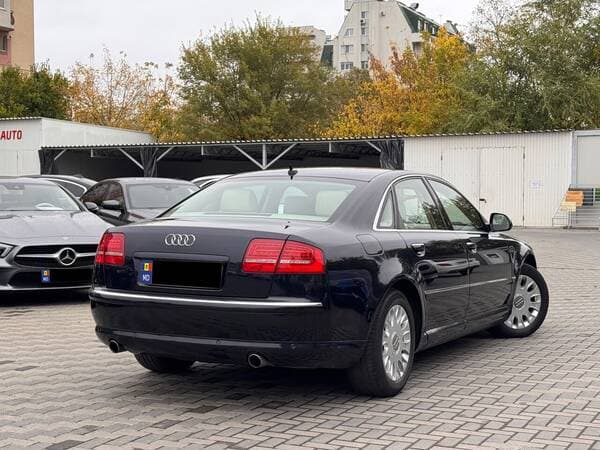 2008 Audi A8 — Miniatură 3