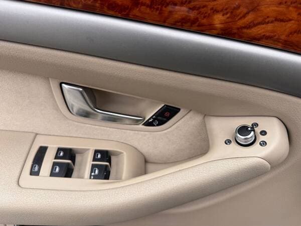 2008 Audi A8 — Miniatură 18