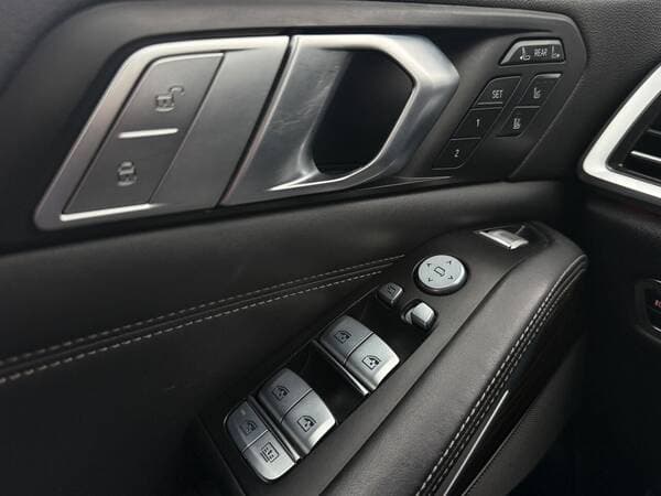 2020 BMW X7 4.0i — Miniatură 19