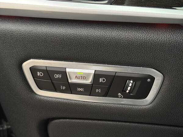 2020 BMW X7 4.0i — Miniatură 16