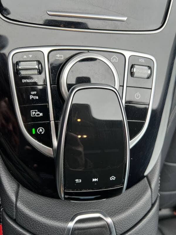 2019 Mercedes E 220 — Miniatură 19