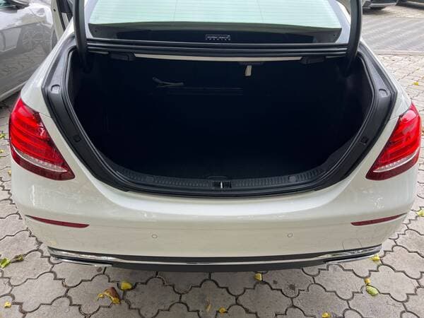 2019 Mercedes E 220 — Miniatură 28