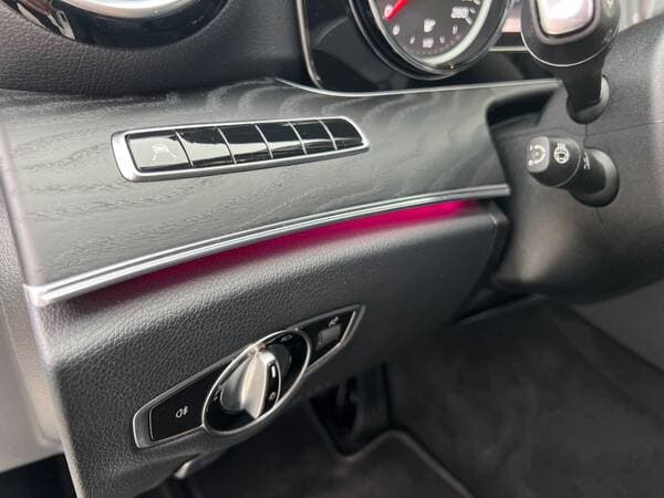 2019 Mercedes E 220 — Miniatură 22