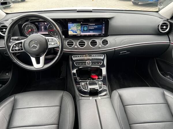 2019 Mercedes E 220 — Miniatură 9