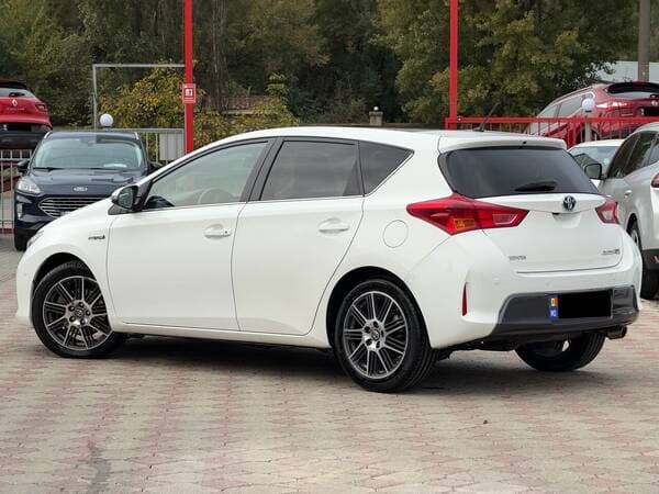 2014 Toyota Auris — Miniatură 4