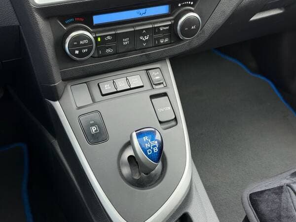 2014 Toyota Auris — Miniatură 13