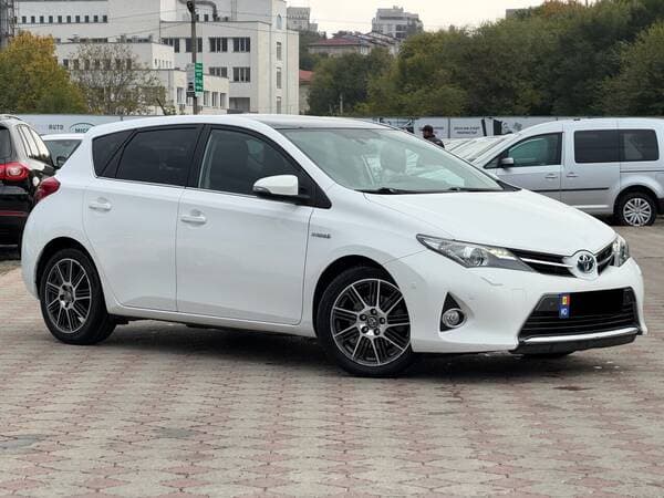 2014 Toyota Auris — Miniatură 2