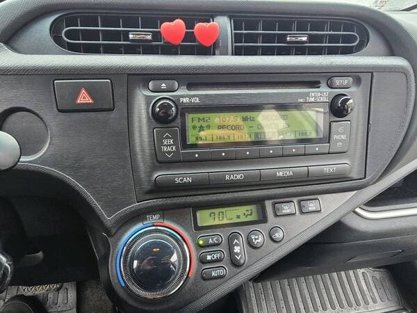 2014 Toyota Prius C — Miniatură 10