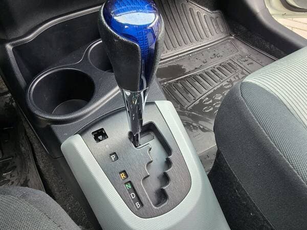 2014 Toyota Prius C — Miniatură 11