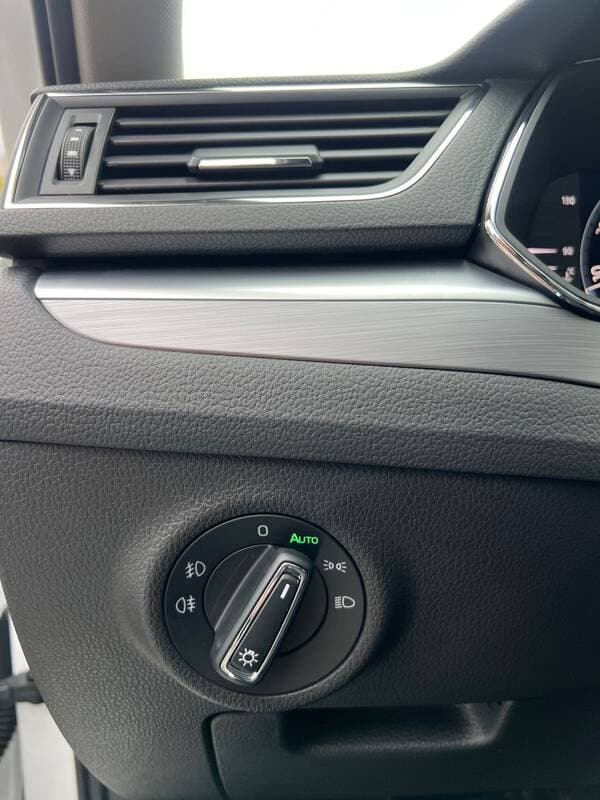 2025 Skoda Superb — Miniatură 17