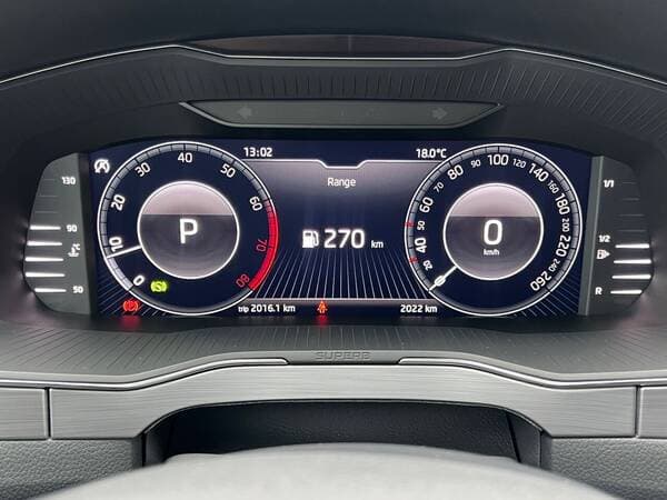 2025 Skoda Superb — Miniatură 10
