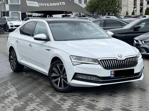 2025 Skoda Superb — Miniatură 2
