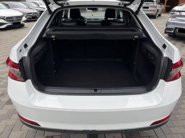 2025 Skoda Superb — Miniatură 25