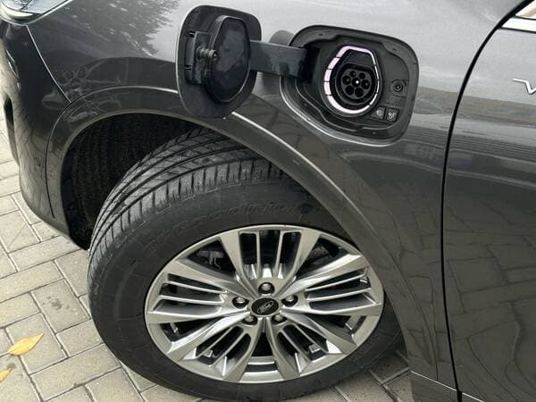 2020 Ford Kuga — Miniatură 22