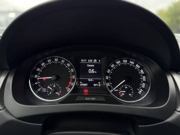 2016 Skoda Rapid — Miniatură 10