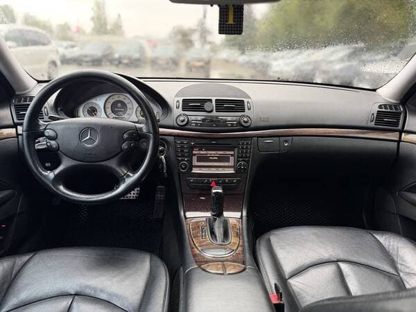 Mercedes E 200 2009 — Миниатюра 7