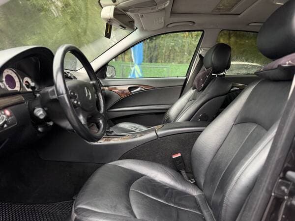 Mercedes E 200 2009 — Миниатюра 5