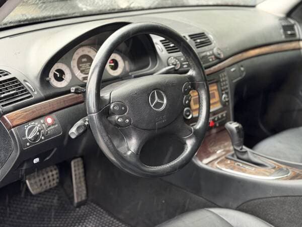 Mercedes E 200 2009 — Миниатюра 8