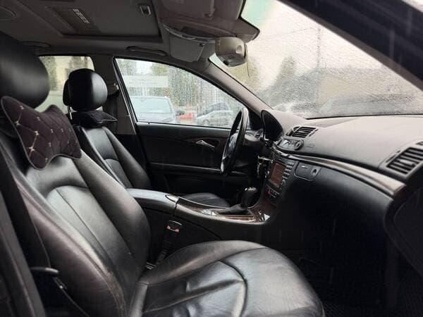 Mercedes E 200 2009 — Миниатюра 6