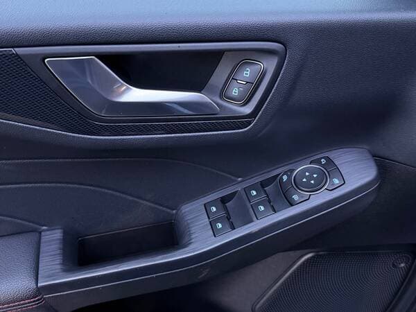 2022 Ford Kuga — Miniatură 15
