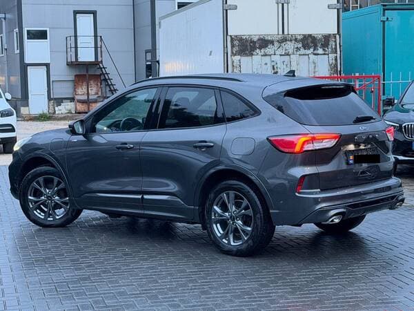 2022 Ford Kuga — Miniatură 3