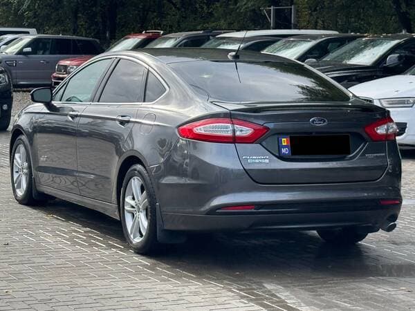 2016 Ford Fusion — Miniatură 4