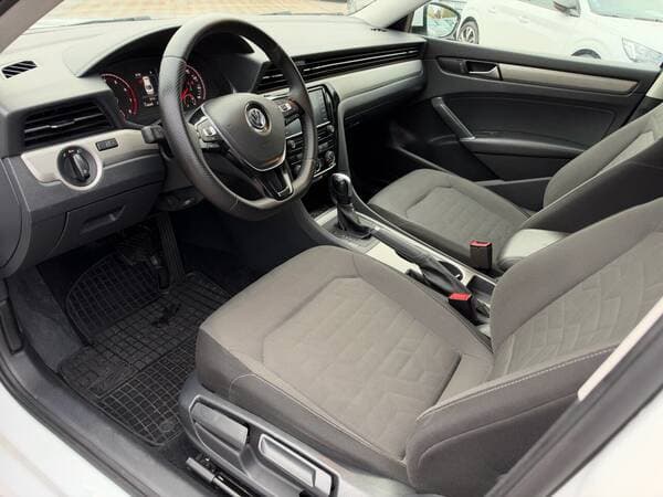 2020 Volkswagen Passat — Miniatură 5