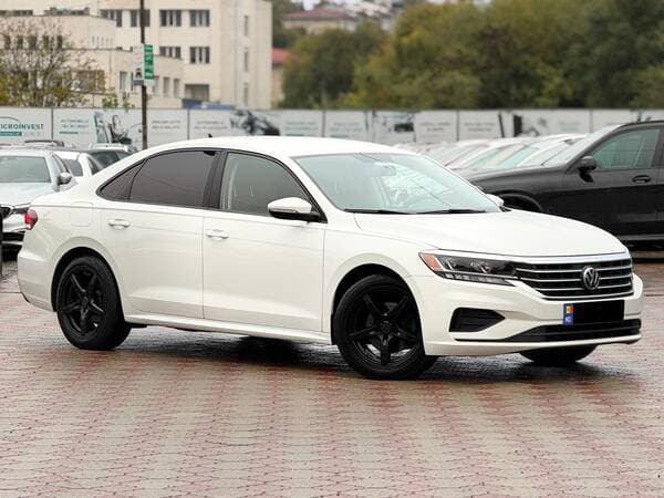 2020 Volkswagen Passat — Miniatură 2