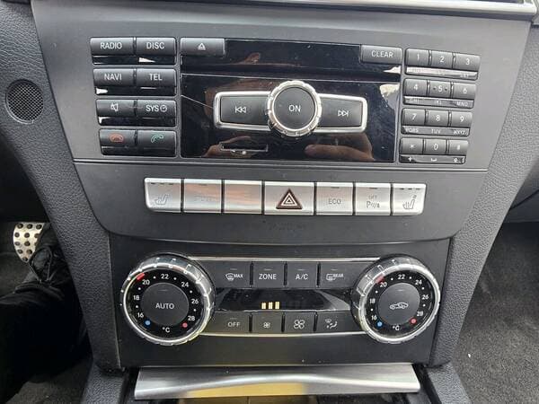 2011 Mercedes C 250 — Miniatură 10