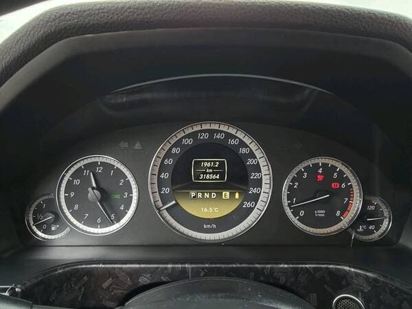 Mercedes E 200 2012 — Миниатюра 9