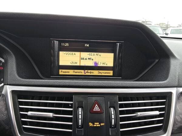 Mercedes E 200 2012 — Миниатюра 10