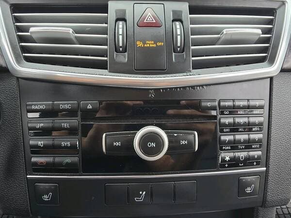 Mercedes E 200 2012 — Миниатюра 11