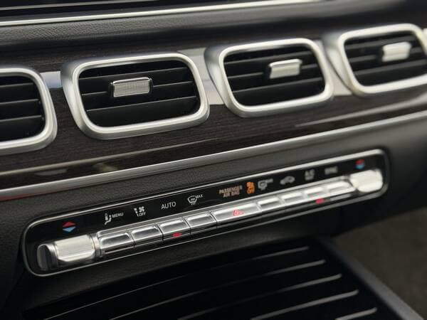 Mercedes GLE 300d 2022 — Миниатюра 10