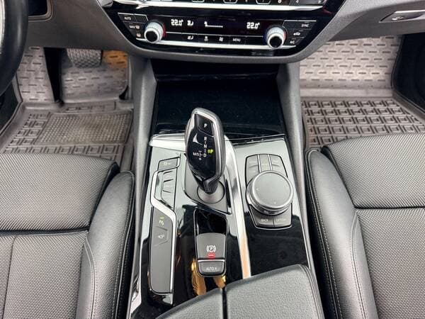 BMW 520 2018 — Миниатюра 9