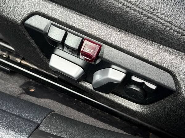 2017 BMW 330 — Miniatură 19