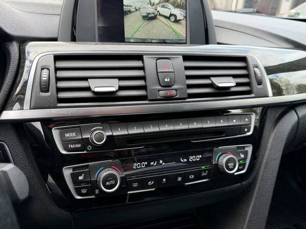 2017 BMW 330 — Miniatură 13
