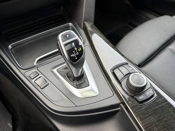 2017 BMW 330 — Miniatură 14