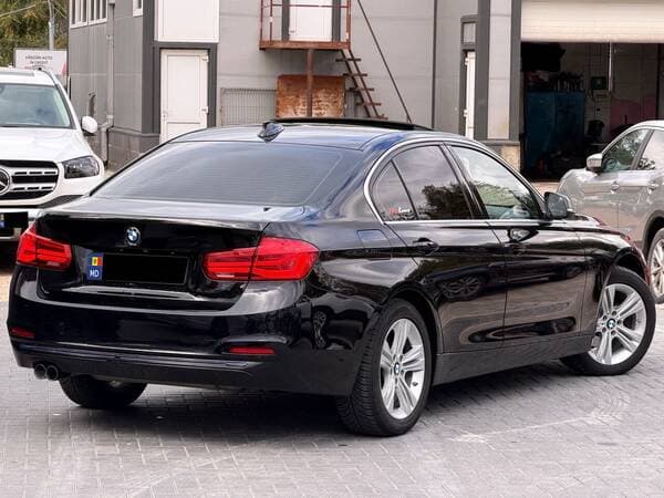 2017 BMW 330 — Miniatură 3